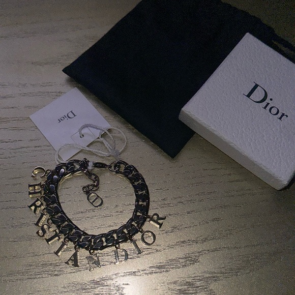 💯 Christian Dior Lettering Charm Bracelet Runway Piece BNIB Unisex - Picture 3 of 6